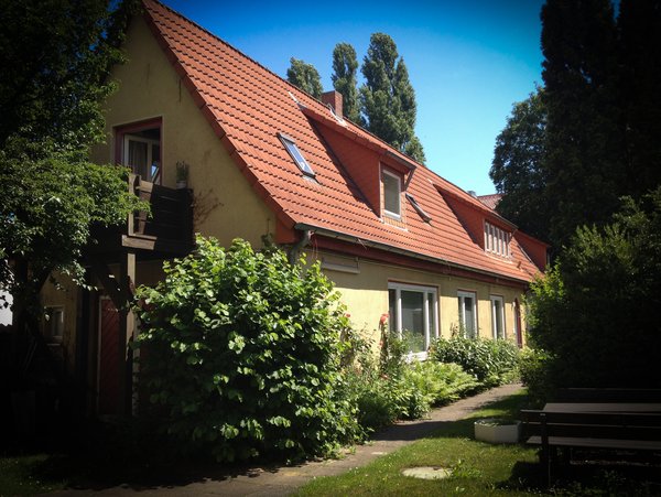 Ein kleines Häuschen im Grünen